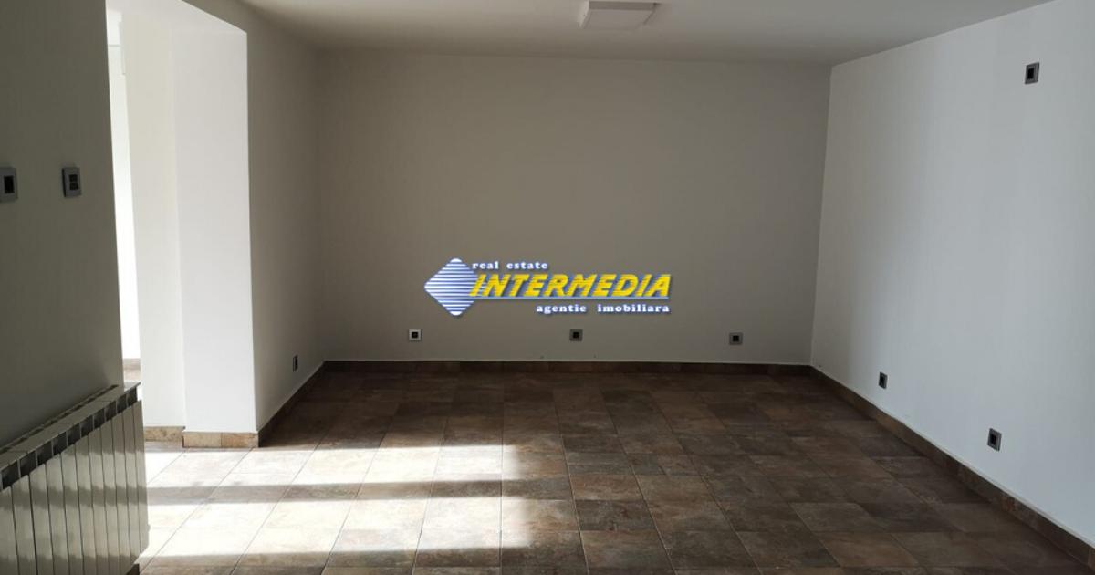 Spatiu comercial 40 mp finisat de inchiriat in Cetate