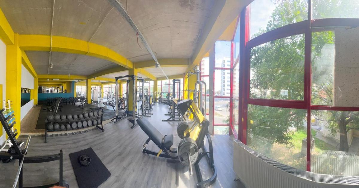 Cladire independenta  ultracentral  cu piscina construita