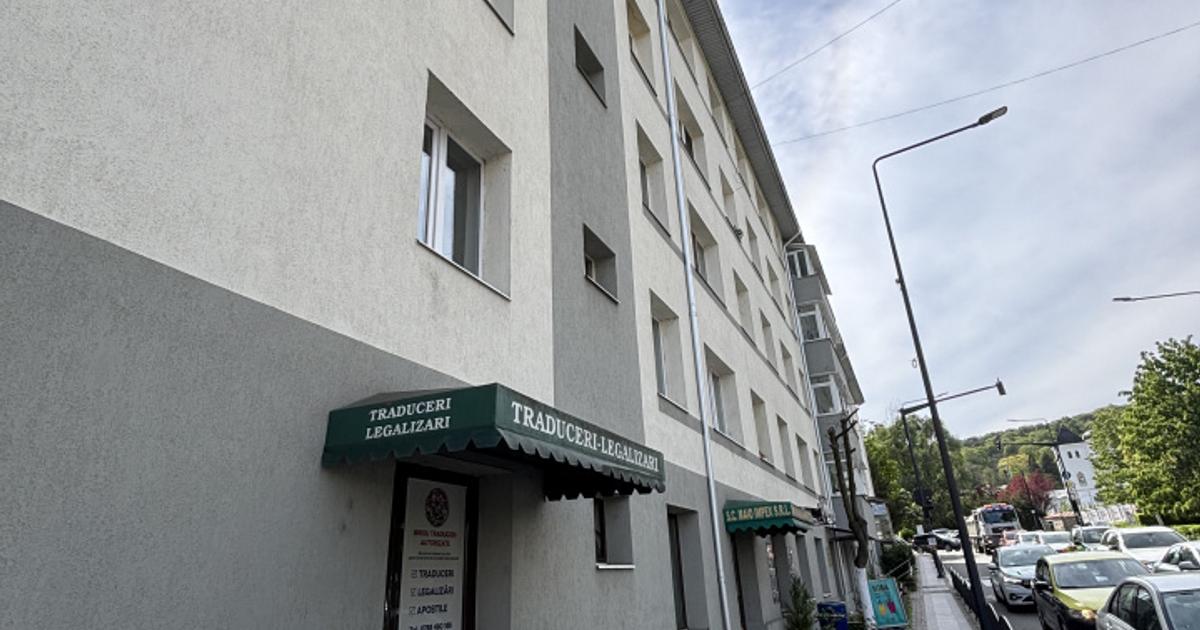 Spatiu comercial de inchiriat zona centrala etaj 1 Rm Valcea