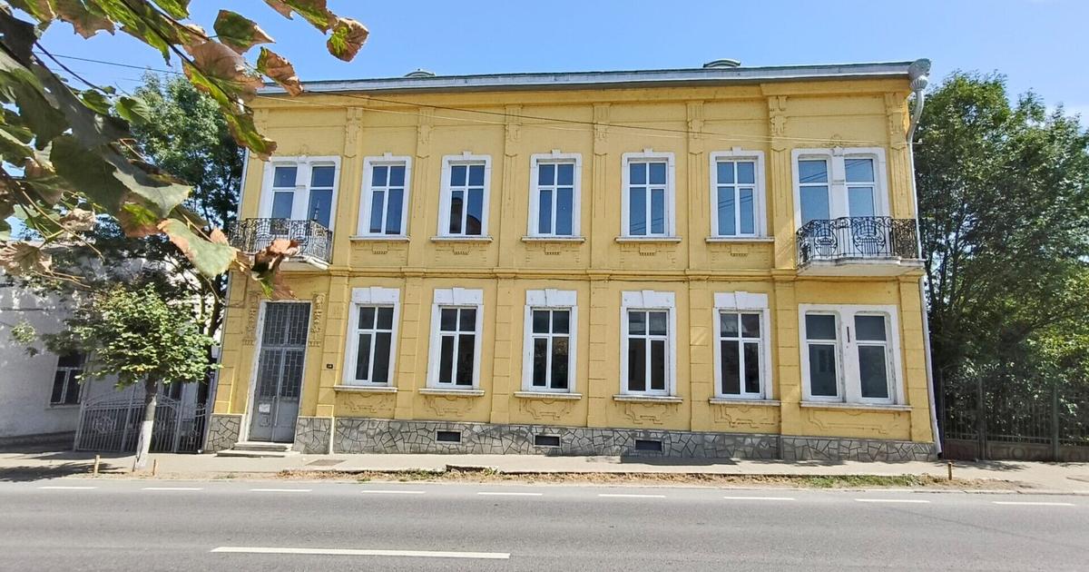 VÂNZARE - SPAȚIU COMERCIAL, CLĂDIRE INTERBELICĂ, CENTRU SIRET