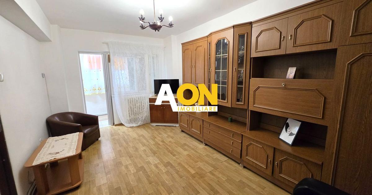 Garsoniera cu balcon, cu camera suplimentara pentru copil, Cetate