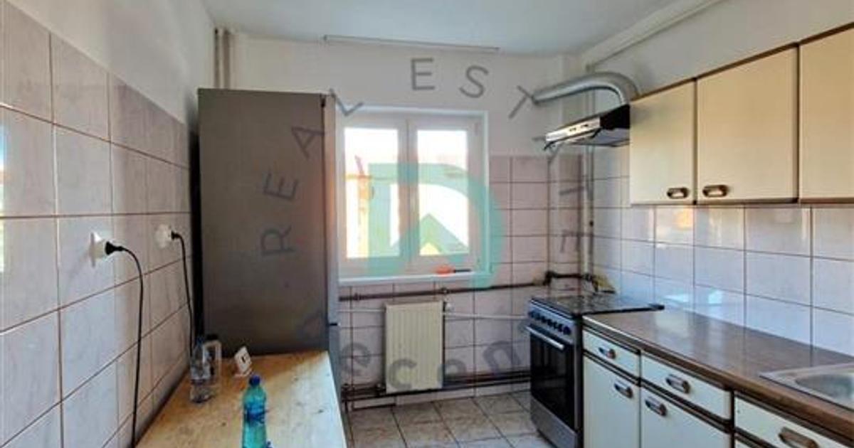 Apartament 3 camere, Racadau