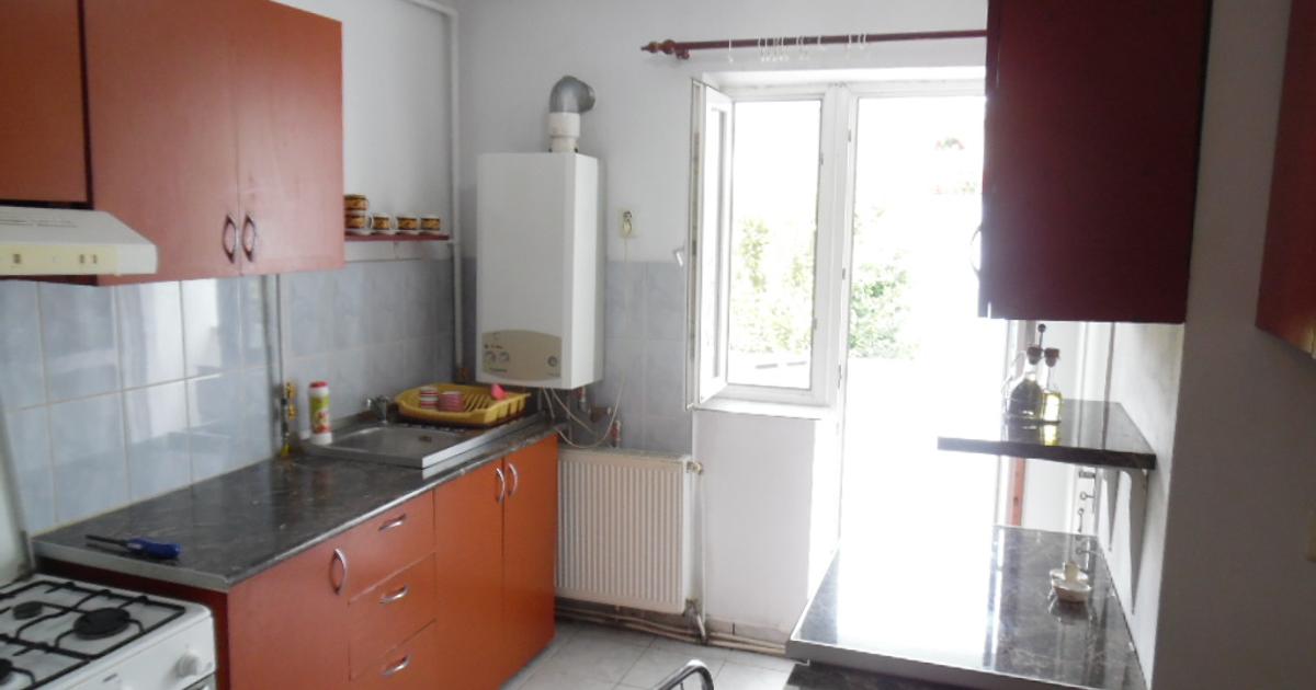 Inchiriez apartament 2 camere decomandat in Deva, zona Independentei, etaj 3,