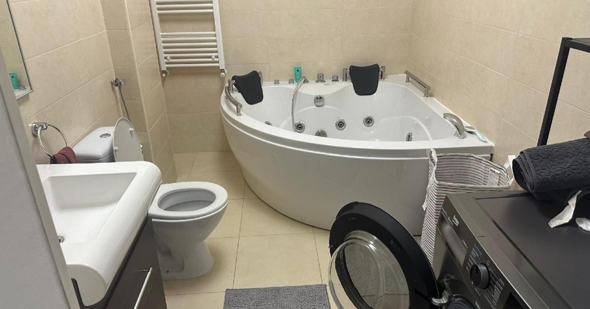 Apartament cu grădină generoasă, parcare subterană și boxă la 100 metri de parc