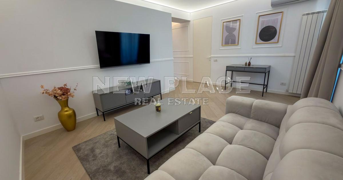 [VIDEO] CORTINA NORTH | Bucatarie inchisa | 1,100 Eur+TVA|Terasa 30 mp