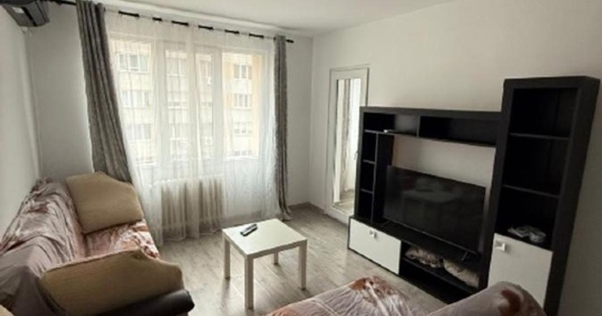 Proprietar închiriez ap 3 cam  500 € 3 min M ,piața , școli, parc  zona verde