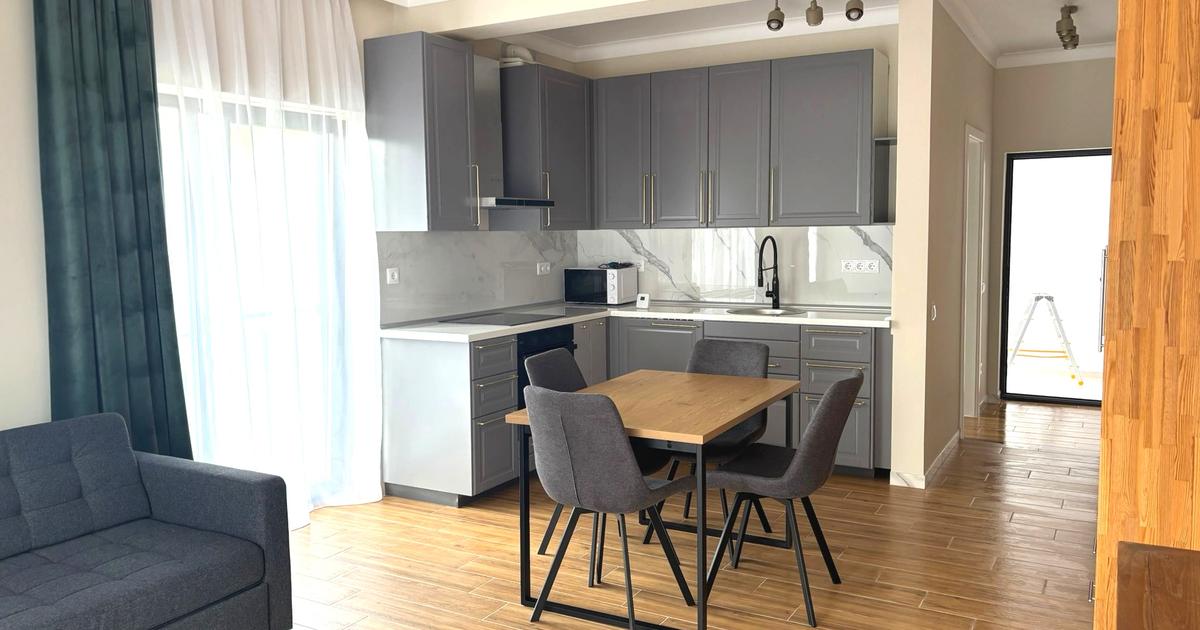Chirie apartament nou zona Sarmas mobilat utilat 2000lei/luna