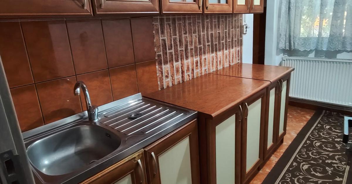 Apartament 2 camere la parter cu 2 balcoane