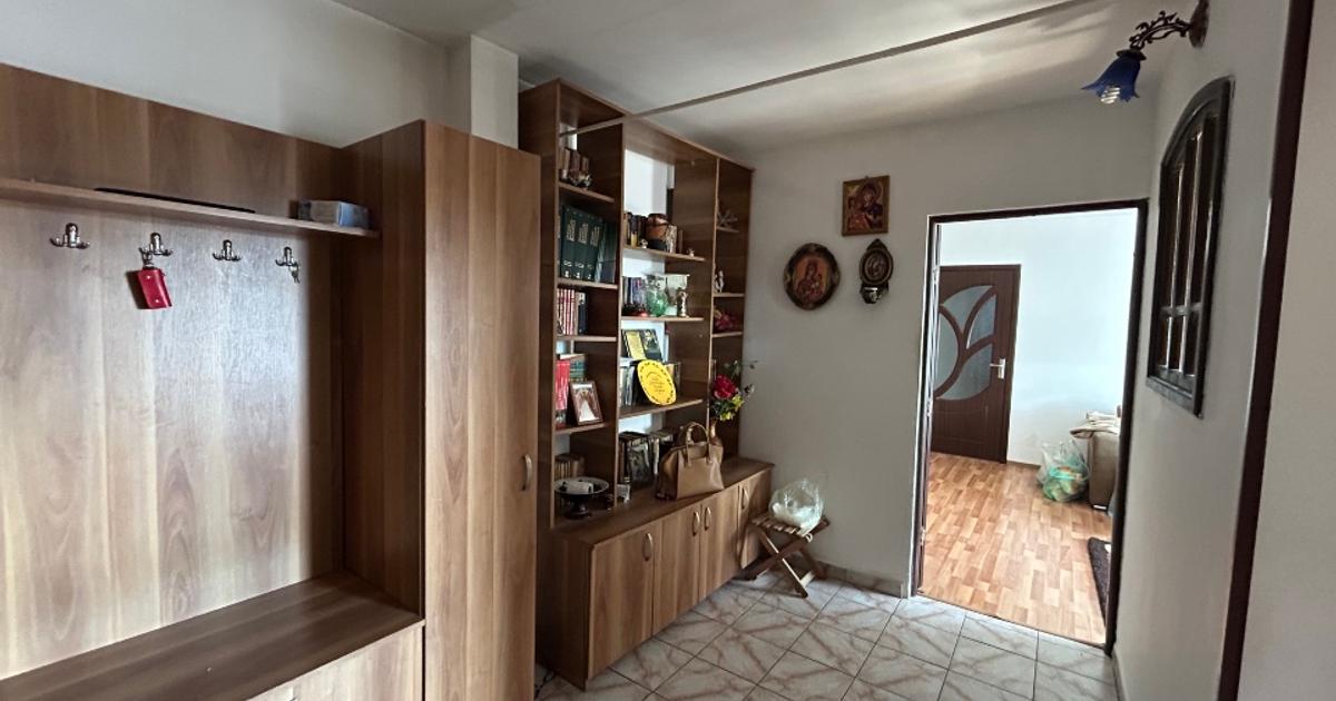 Apartament spatios cu 3 camere, 2 terase, 2 bai