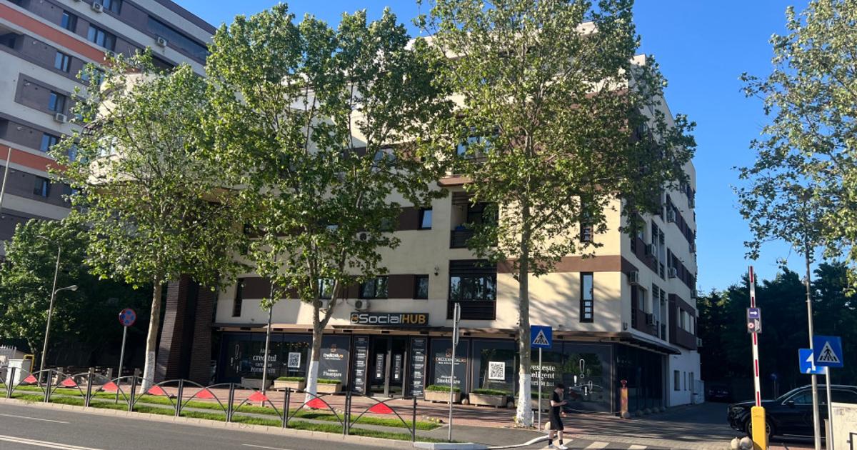 Apartament 3 camere, complet mobilat,utilat, decomandat et 2 din 4 stradal, lift