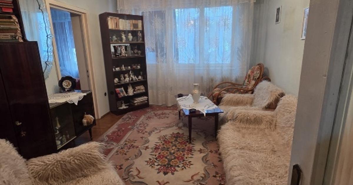 Proprietar vând apartament cu 3 camere în zona centrală