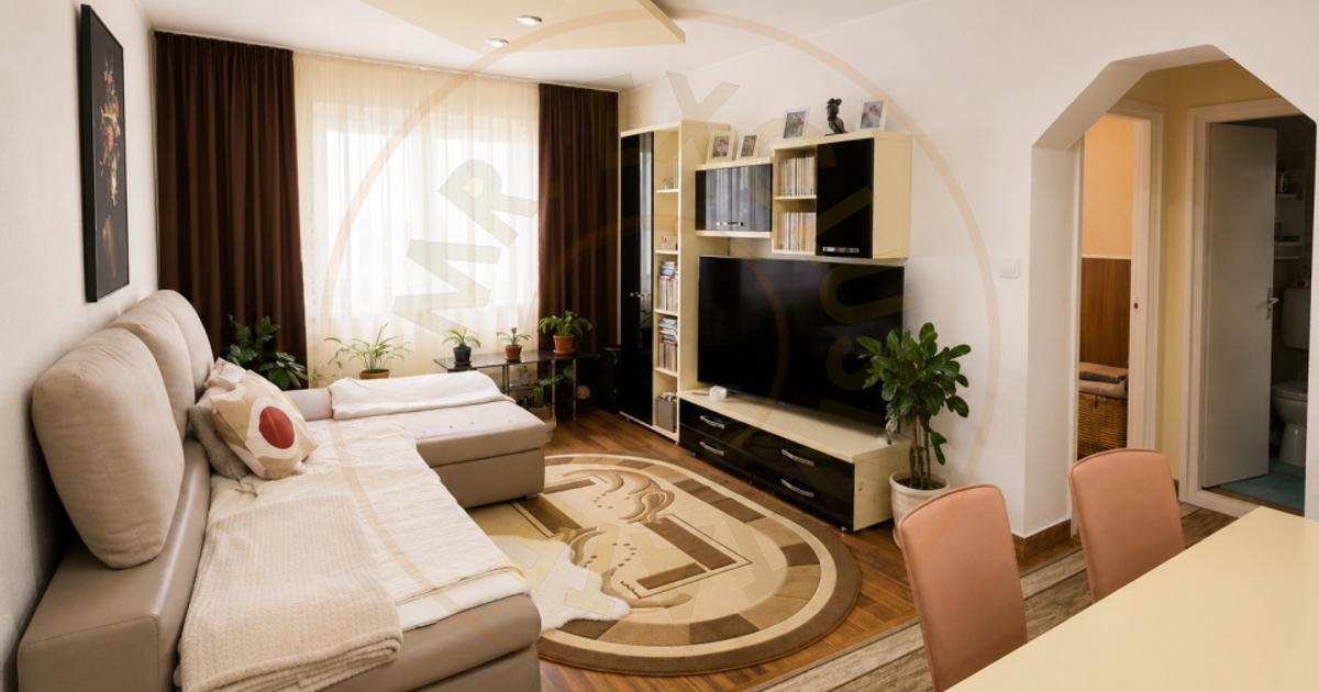 De vânzare apartament 3 camere Arinului