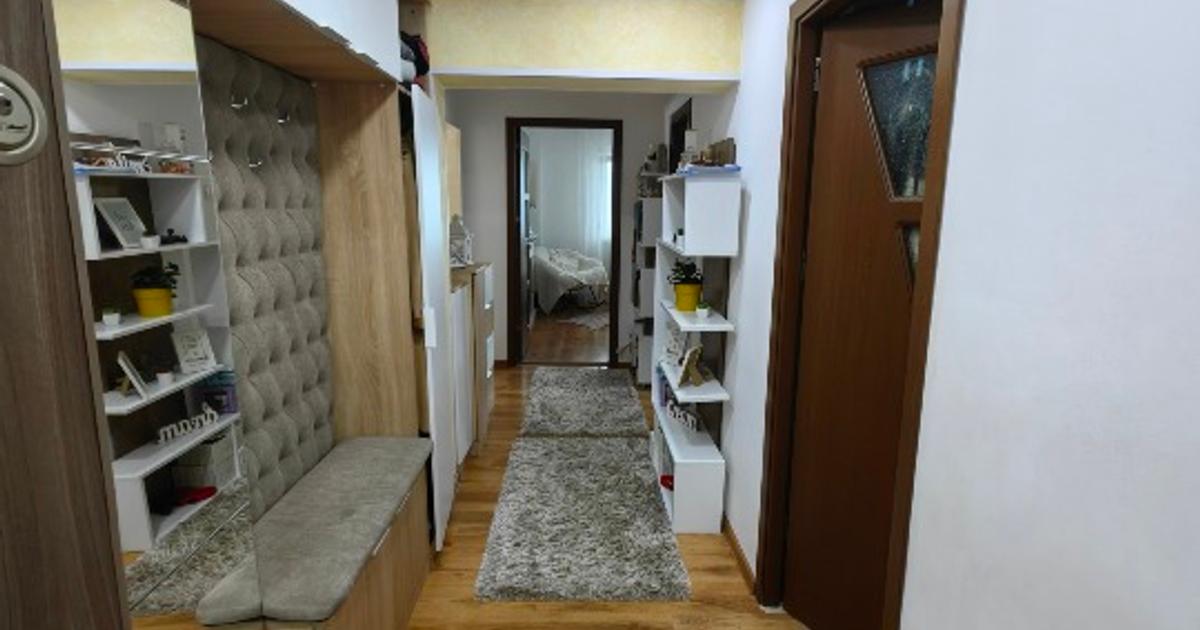 Apartament 4 camere decomandat mobilat