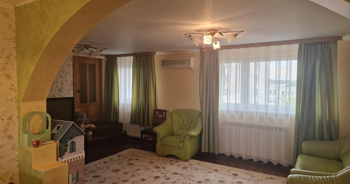 De Vanzare apartament 3 camere decomandate plus mansarda zona ultracentrala