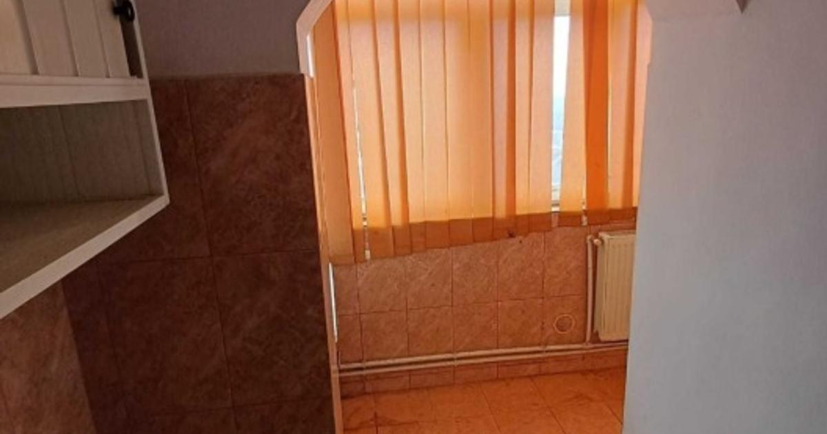 Apt 2 camere decomandat , Tg Jiu