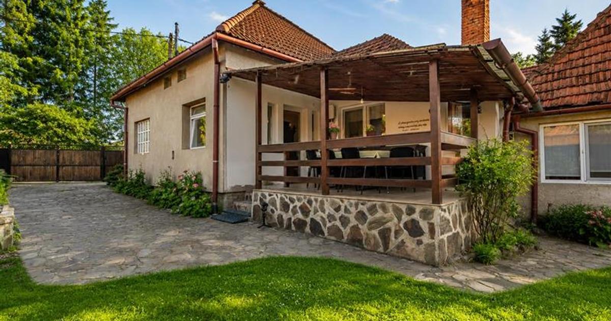 Casa familiala cu: teren 2.822 mp intravilan, sauna,  atelier, terasa, Central C