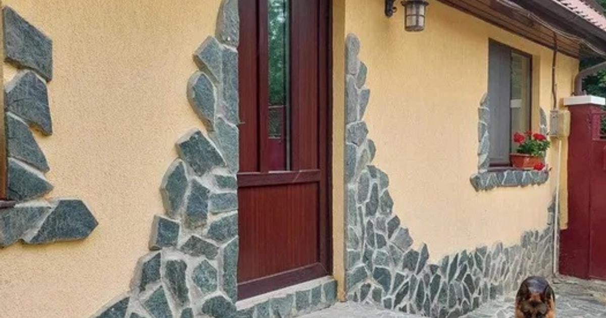 Vand/schimb casa 3 camere renovata recent