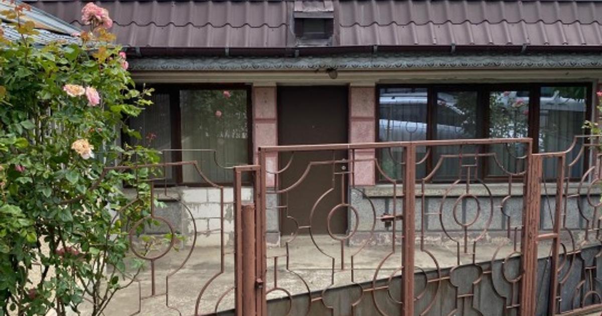 Vand casa cu livada si solar + spatiu comercial in sat Cismele (1498 mp)