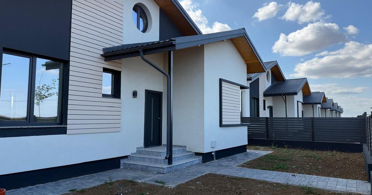Casa gata de mutat ansamblu rezidential in Frumusani