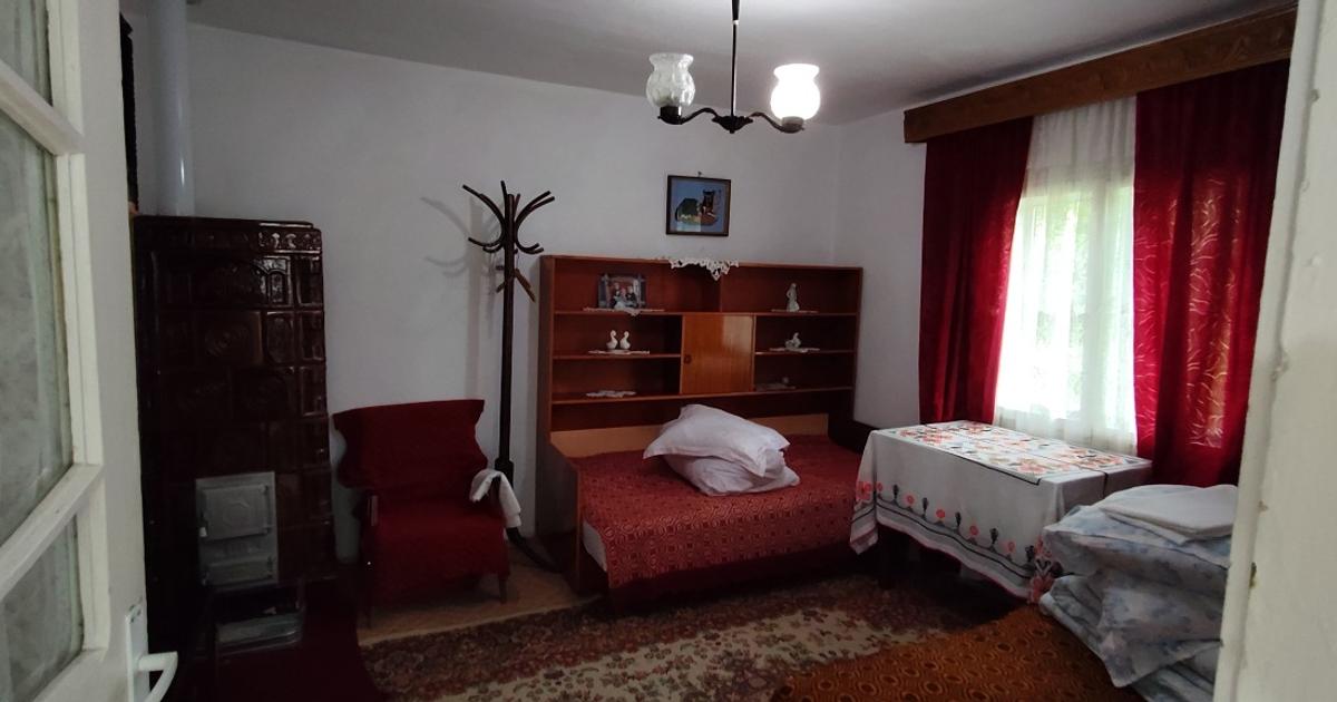 Casă de vânzare în Comuna Gura Teghii, Sat Furtunești