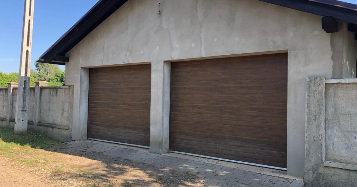 Vand casa spatioasa in Scheia – 270 mp, 4 dormitoare, 2 garaje, dubla alimentare