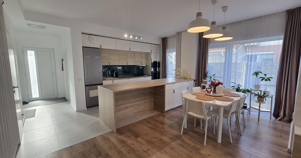 Duplex superb de inchiriat. 3 Dormitoare. Complet mobilat si utilat.