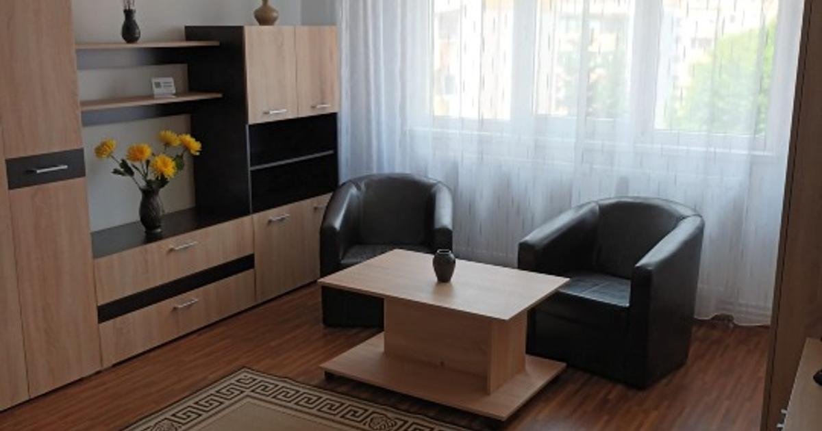 Ofer spre inchiriere garsoniera