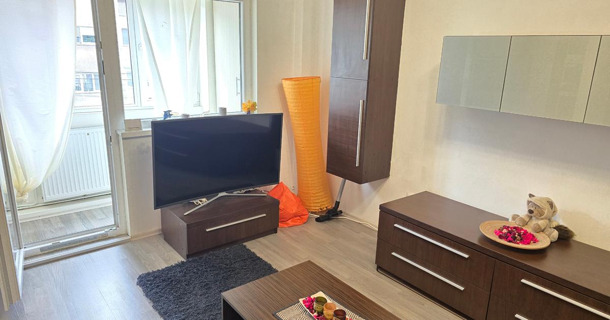 Inchiriez garsoniera decomandata in Deva, zona Zamfirescu, etaj 2