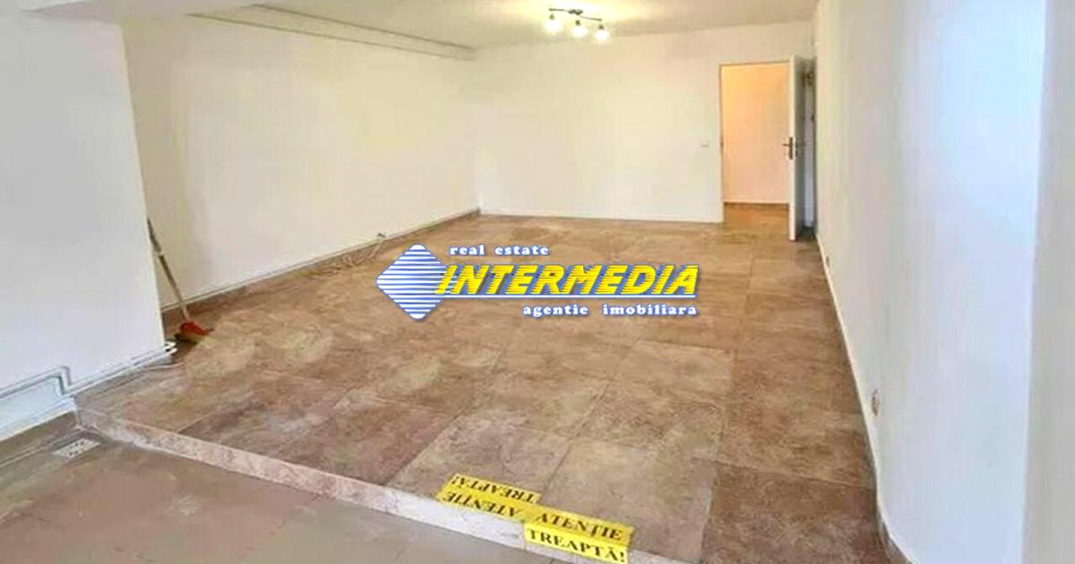Spatiu comercial 42 mp. de inchiriat Cetate Alba Iulia finisat si contorizat
