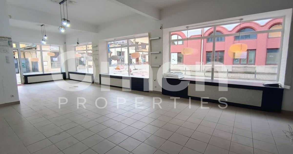 Spațiu Comercial | Centrul Vechi | Vitrină stradală | Trafic pietonal intens
