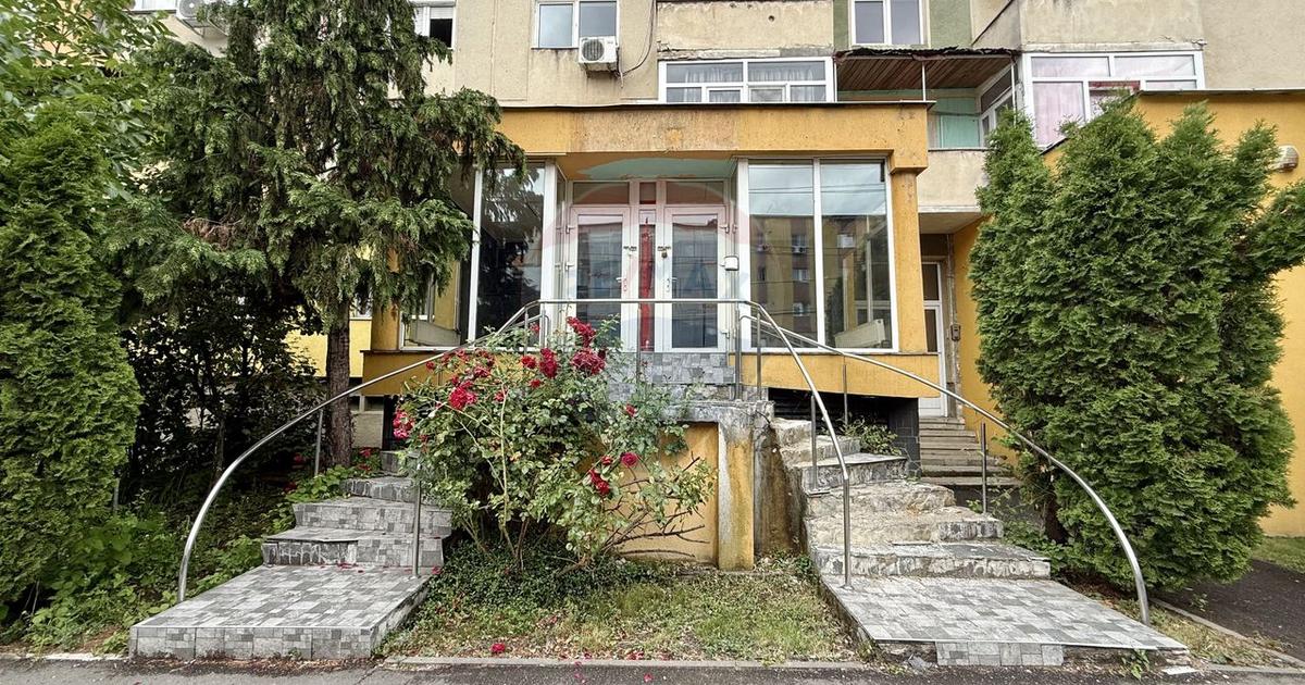 Spațiu comercial/birouri, acces separat, suprafață generoasă