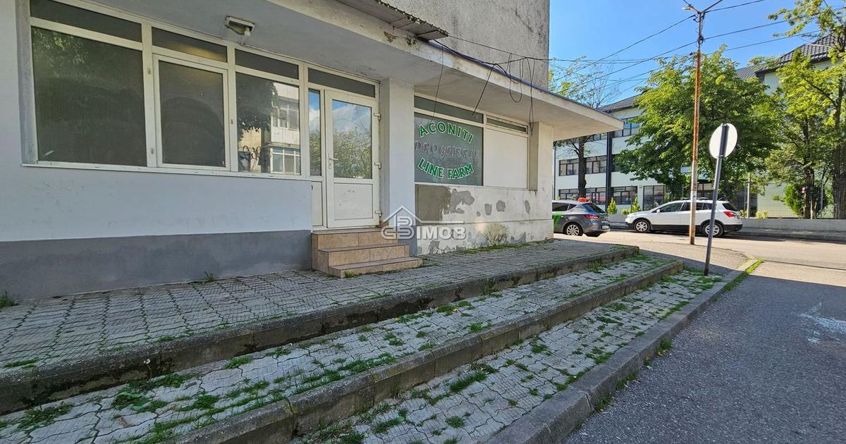 Spatiu comercial/birou de inchiriat – Micro 4, zona cu trafic pietonal intens