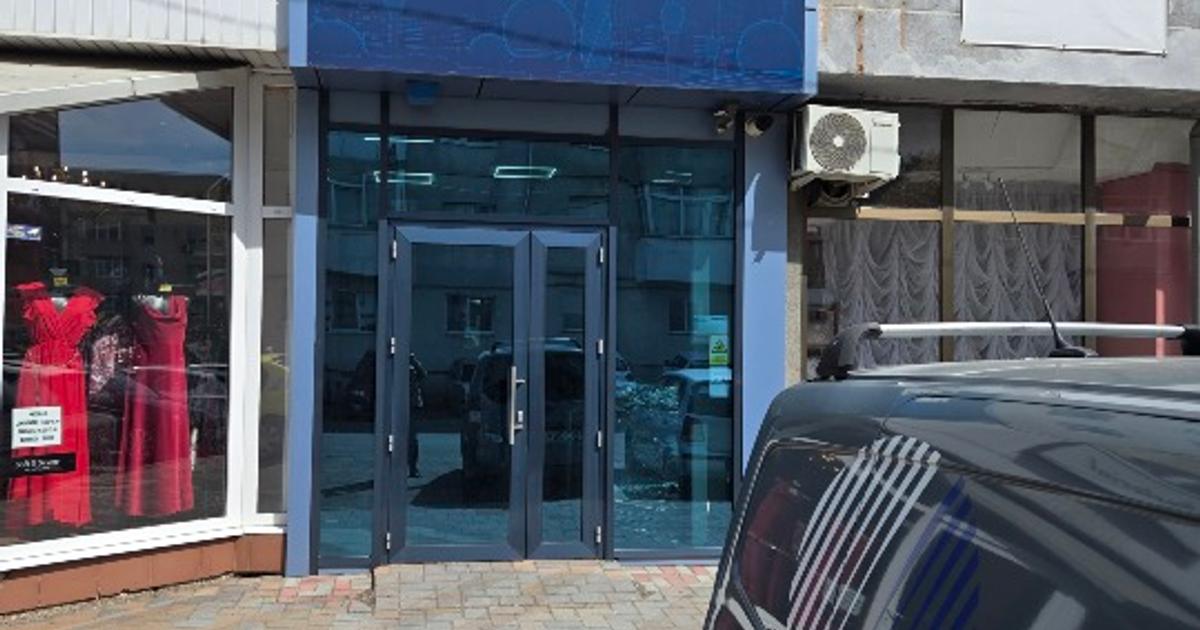 Vand spatiu comercial stradal