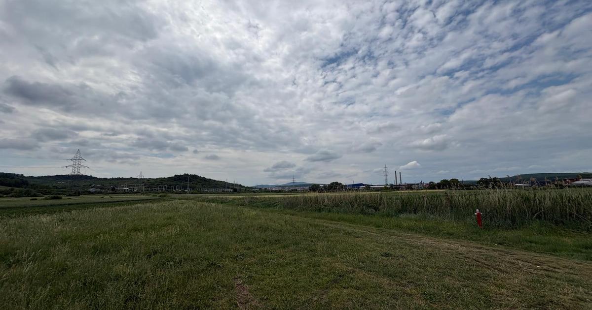 Teren intravilan Criseni 42 de ari 3300eur/ar