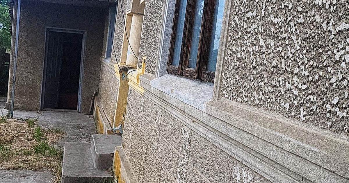 Teren la Lipia - Merei cu front stradal de peste 65 m, se vinde și parțial