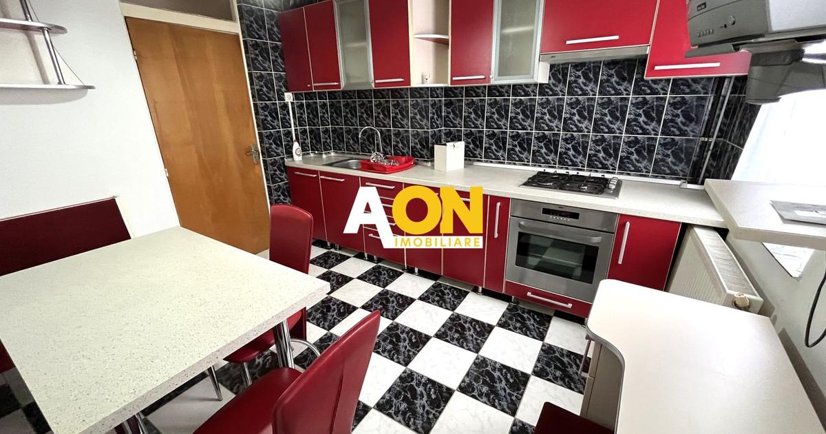 Apartament cu 3 Camere, Etaj Intermediar, Zona Cetate