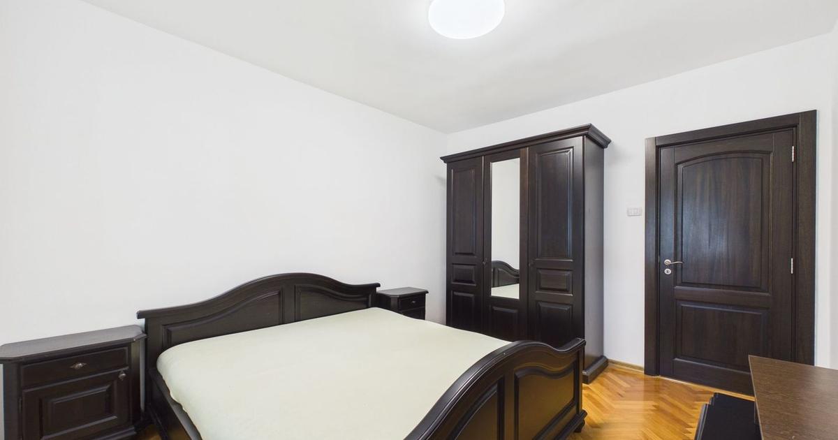 Apartament cu 3 camere decomandat, Str. Horia