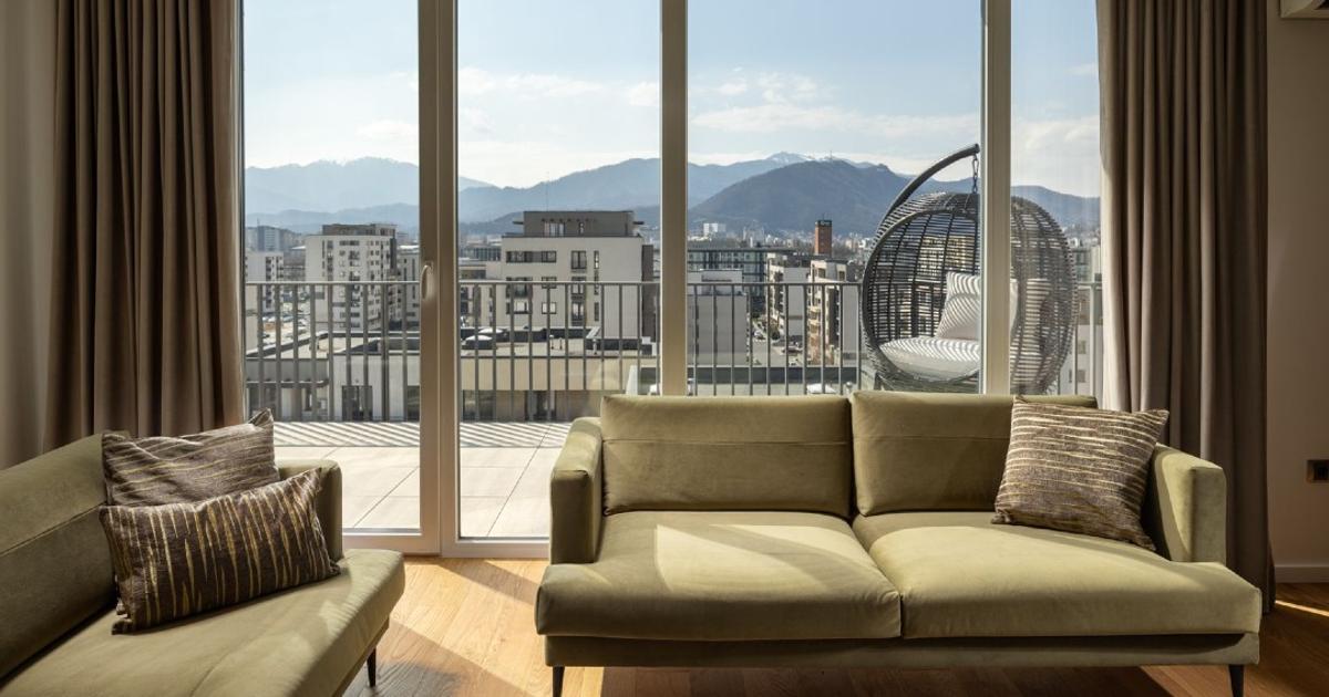 Penthouse 3 camere | Coresi | Terasă  | Vedere Tâmpa | Parcare inclusă