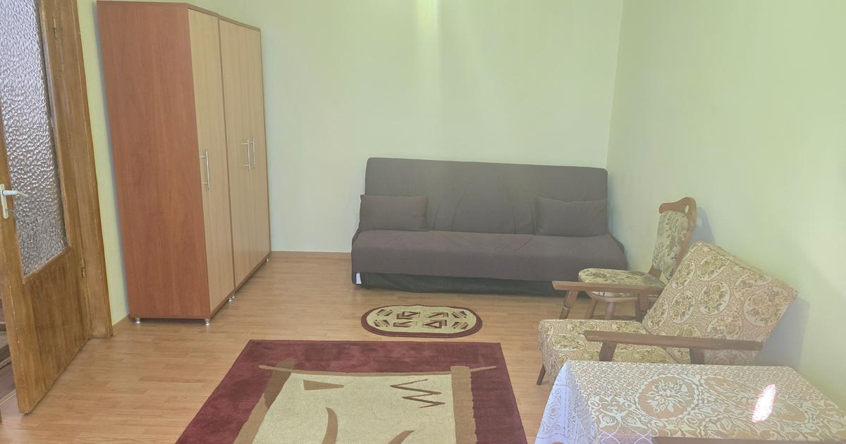 Inchiriez apartament 2 camere in Deva, zona Piata Centrala, decomandat,