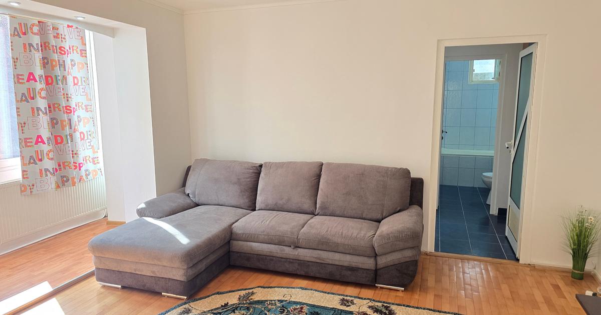 Inchiriez apartament de 3 camere  Deva, Imp.Traian, etaj 2, PRIMA INCHIRIERE