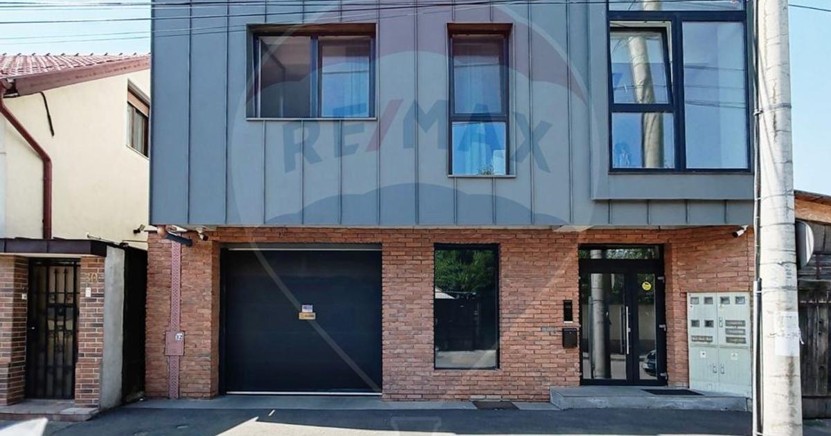 Apartament cu 2 camere de închiriat în zona centrală, bloc nou