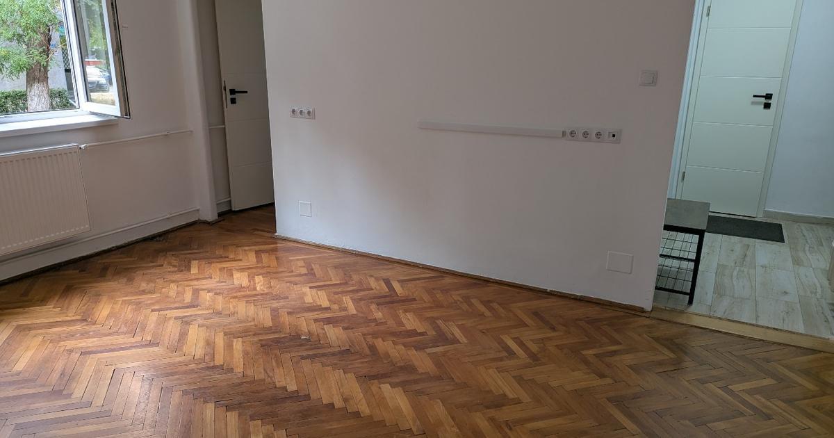 Apartament 2 camere, parter, p. 1 Decembrie