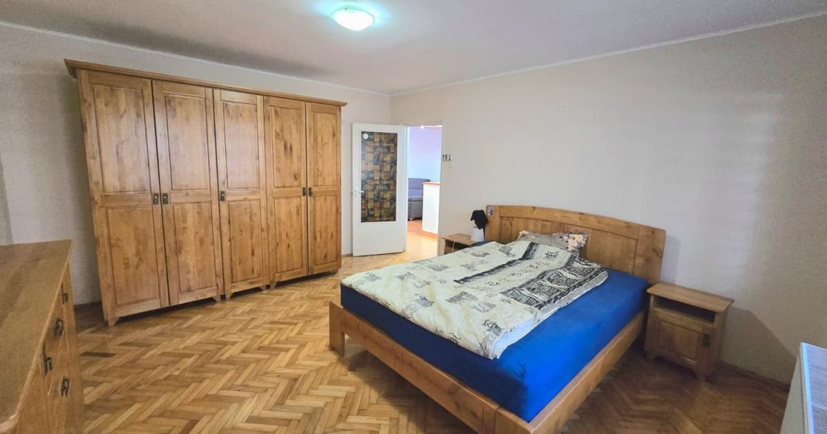 De închiriat apartament 3 camere Micro 16 Parter