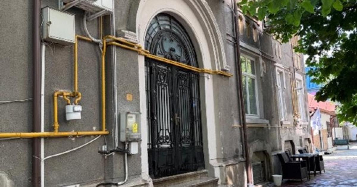 Zona Unirii, apartament parter vila, curat,luminos, linistit,curte