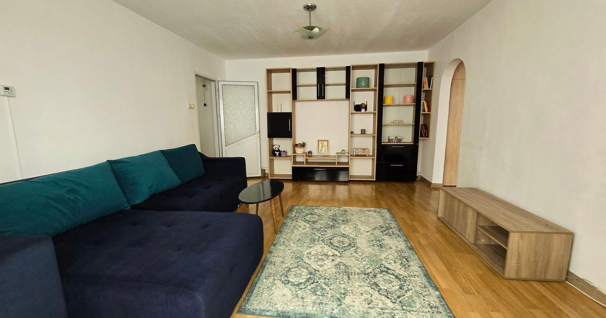 Micro 4 Targoviste, inchiriere apartament 3 camere, etaj 3/4