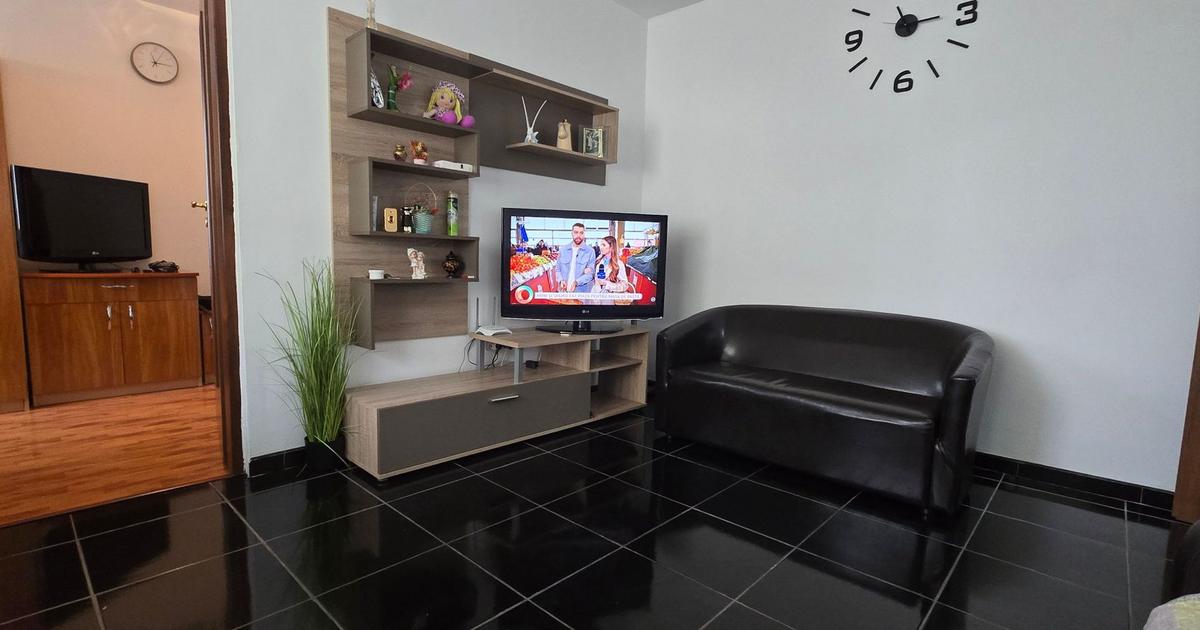 Închiriere apartament 3camere, etaj 1 , micro 5 Târgoviște