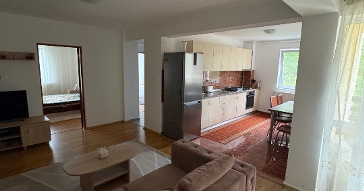 Apartament pentru închiriat cu 3 cameră în Unirea.
