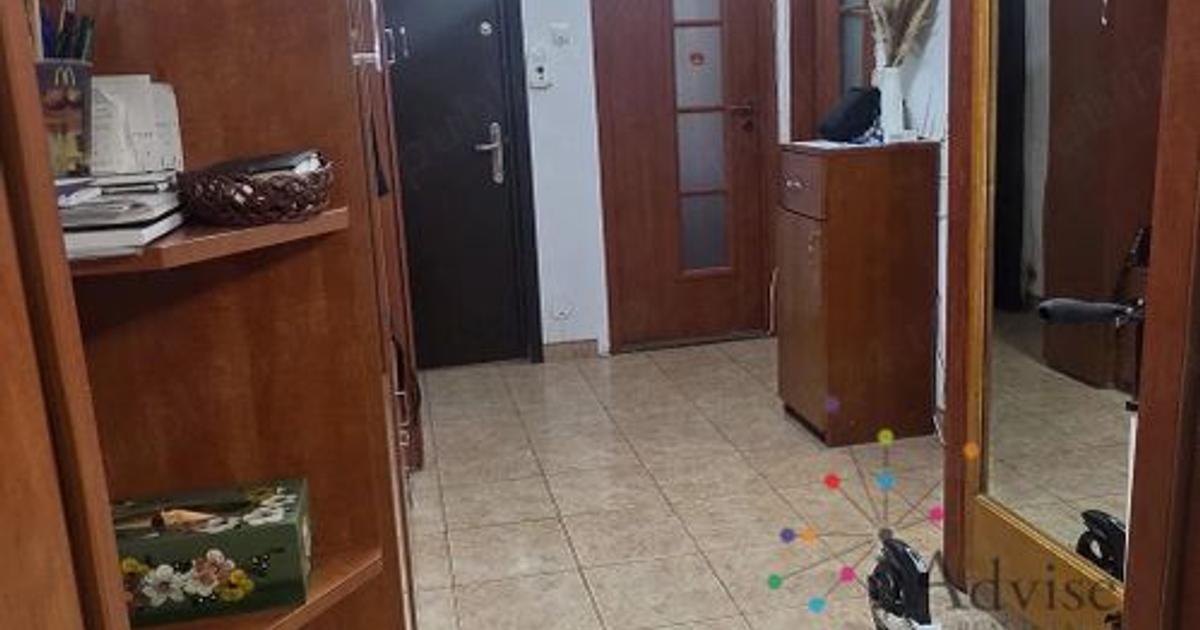 Apartament 3 camere, 2 bai, 2 beciuri, balcon mare, 2 locuri de parcare