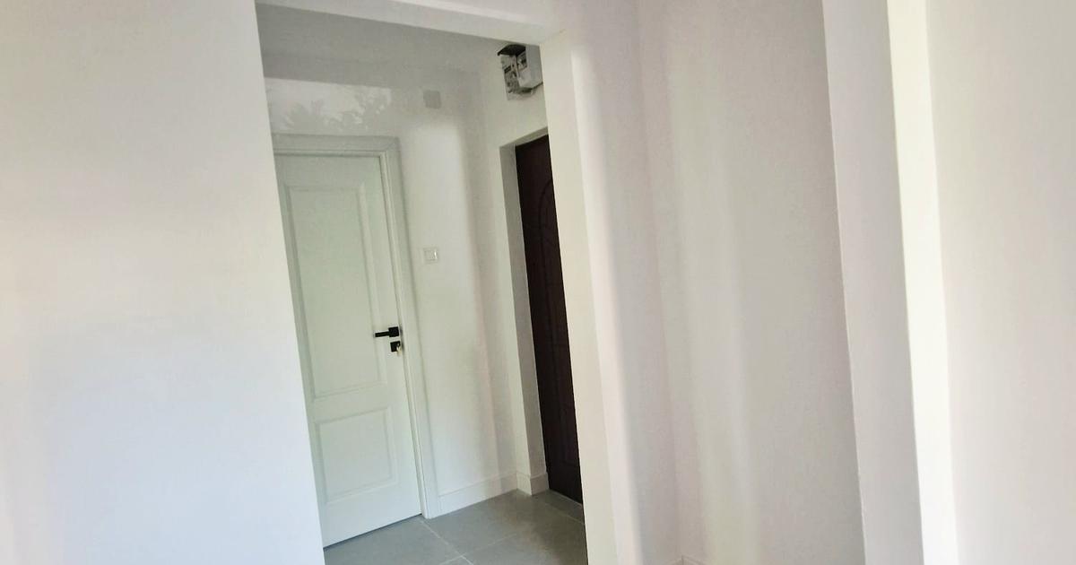 Apartament cu 2 camere decomandat, spatiu depozitare 12 m2,  izolat, centrala te