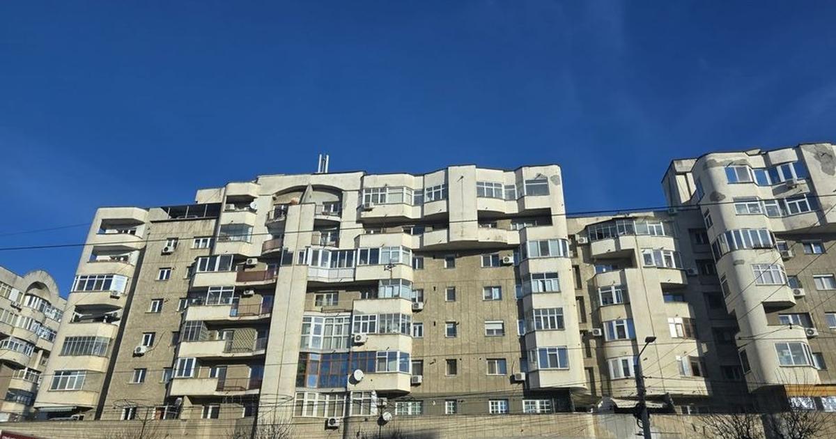 Vand  apartament 3 camere, et. 6/7, Calea Bucuresti, Piata Centrala